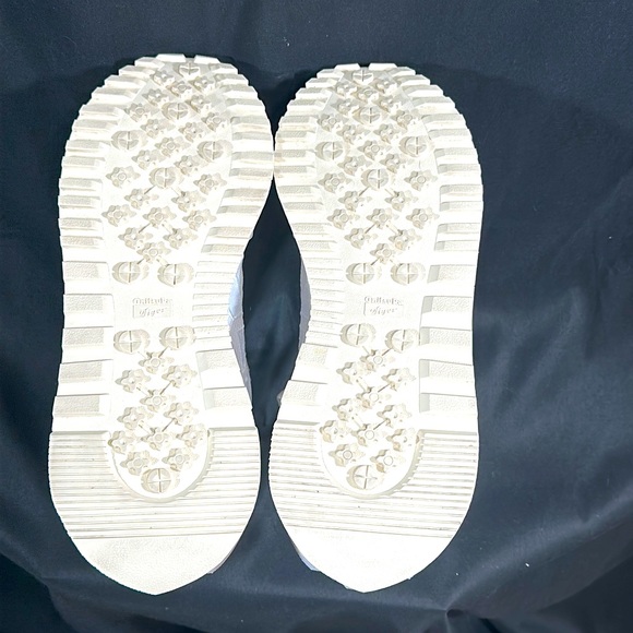 Onitsuka Tiger (Asics Luxury line). Size 11.5. Mens White/offwhite. Like New!!! - Picture 8 of 9